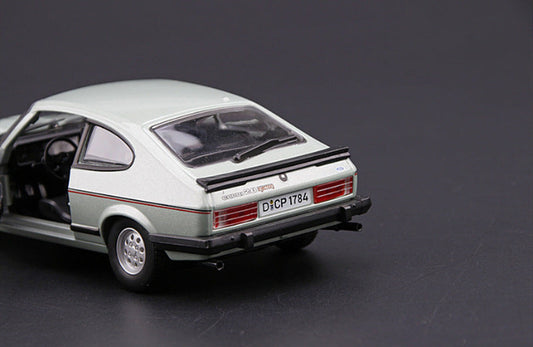 Ford Capri Model Car | 1982 2.8i 1:24 DieCast Model