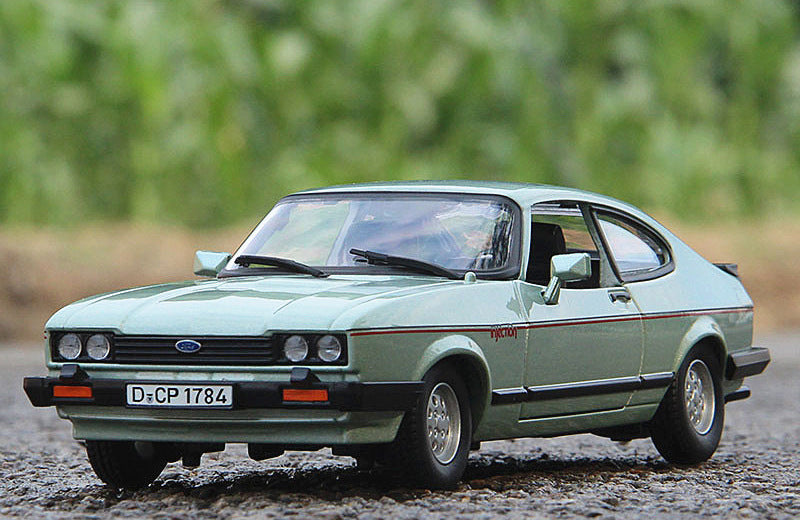 Ford Capri Model Car | 1982 2.8i 1:24 DieCast Model